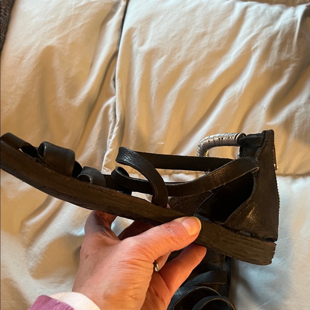 Rare AS98 Ryker leather gladiator sandals with metal accents - Picture 8 of 8